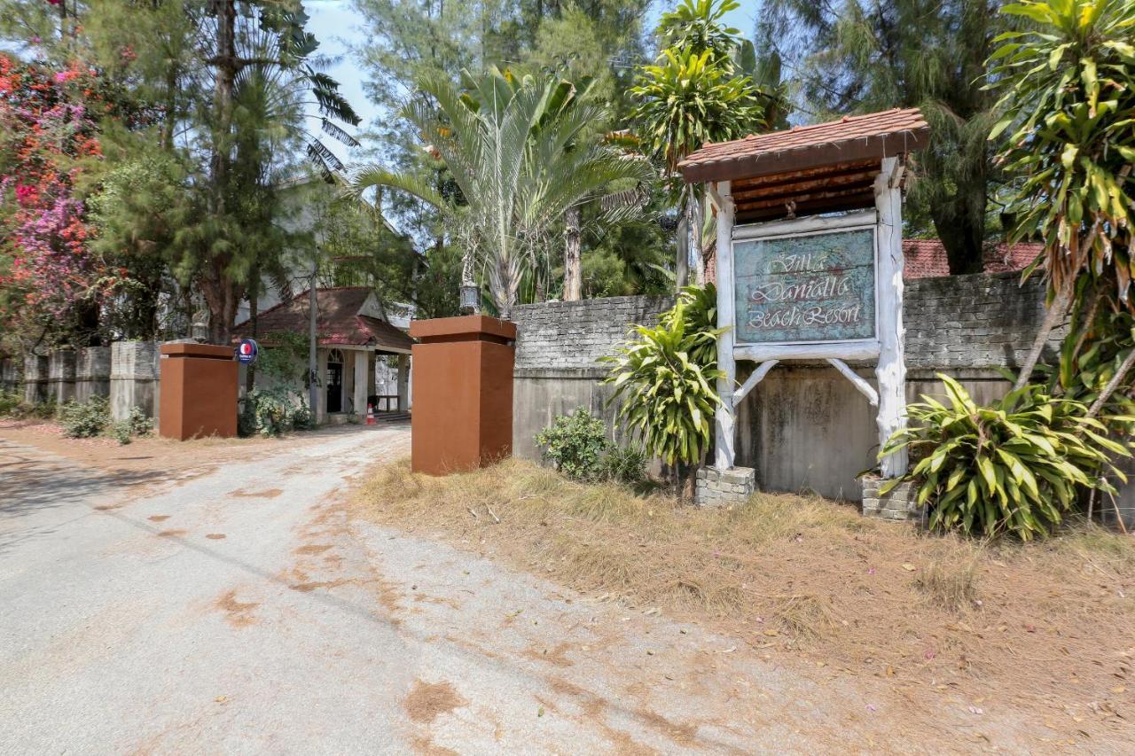 Capital O 90224 Villa Danialla Beach Resort Kampong Ayer Terjun Pinang Esterno foto